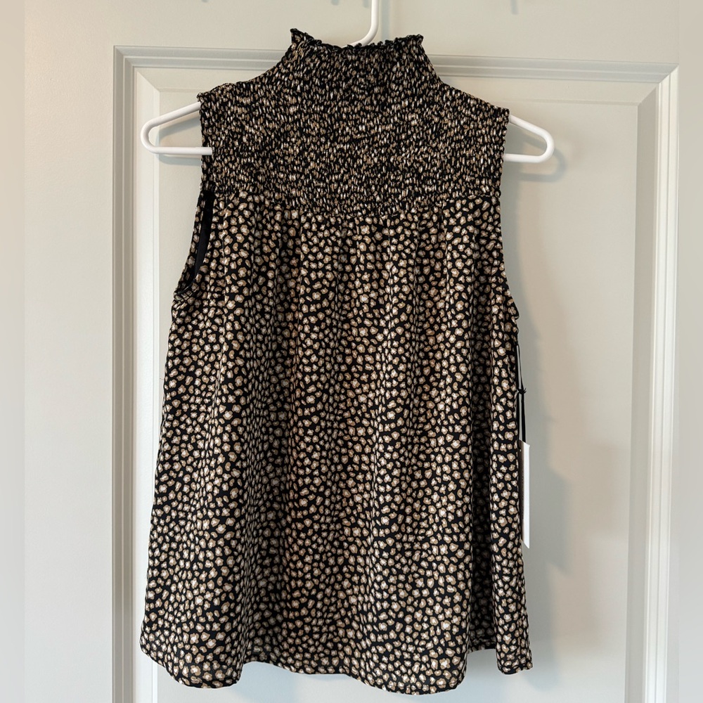 NWT Dee Elly Sleeveless Top
